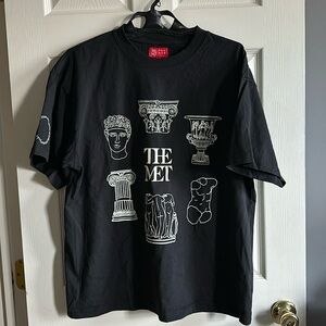 The Met shirt Graphic tee